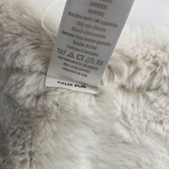 Gymboree Winter Cheer Girls Faux Fur & Suede Christmas Bow Front Vest Small - Picture 8 of 8